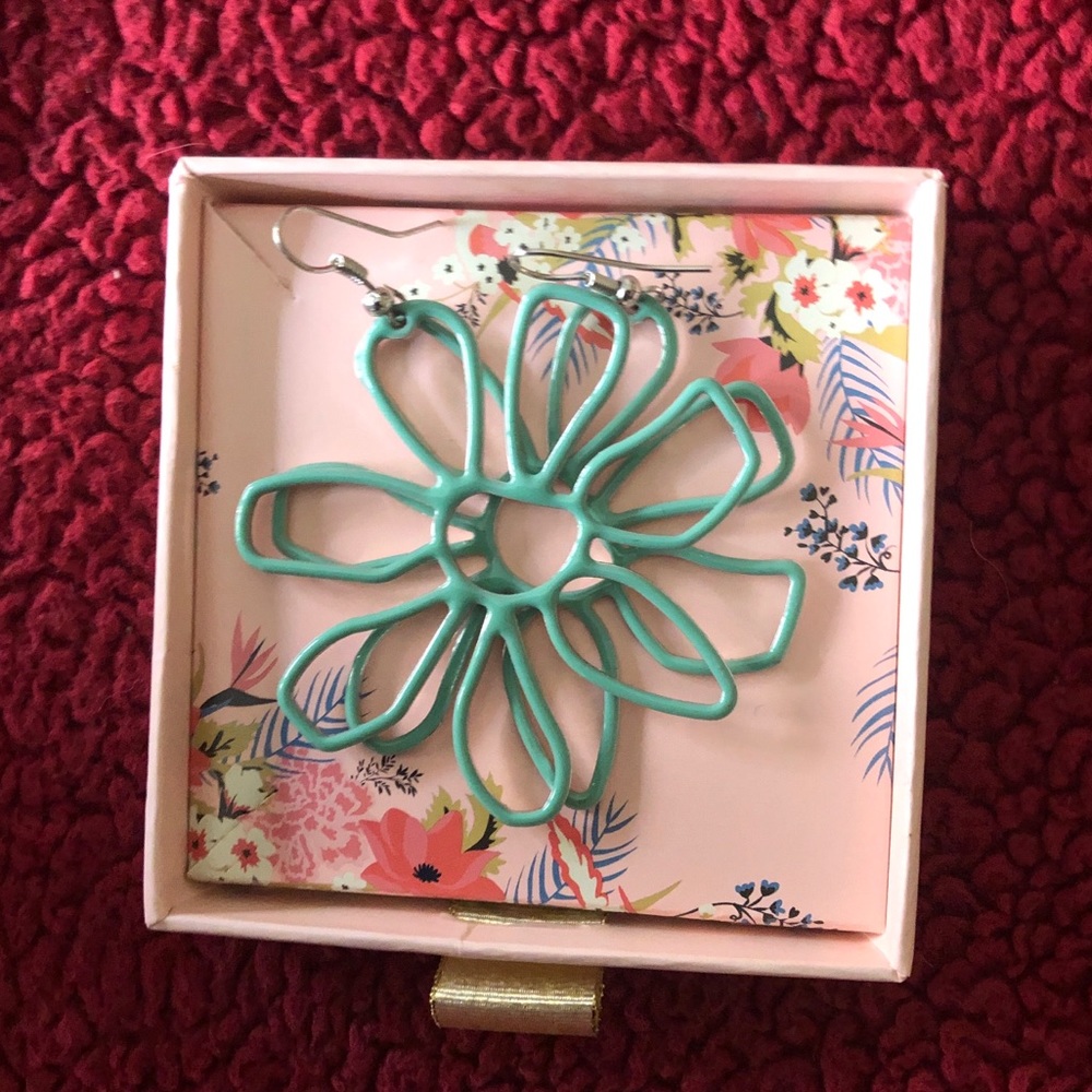 Turquoise flower earrings. Festival ready✌️